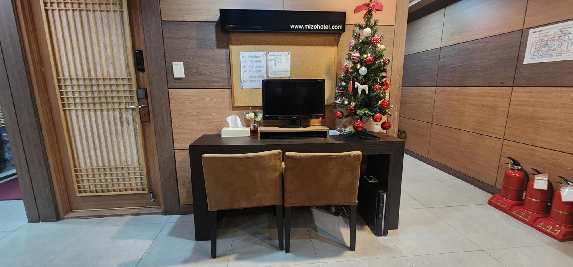 Mizo Hotel Seoul Bagian luar foto